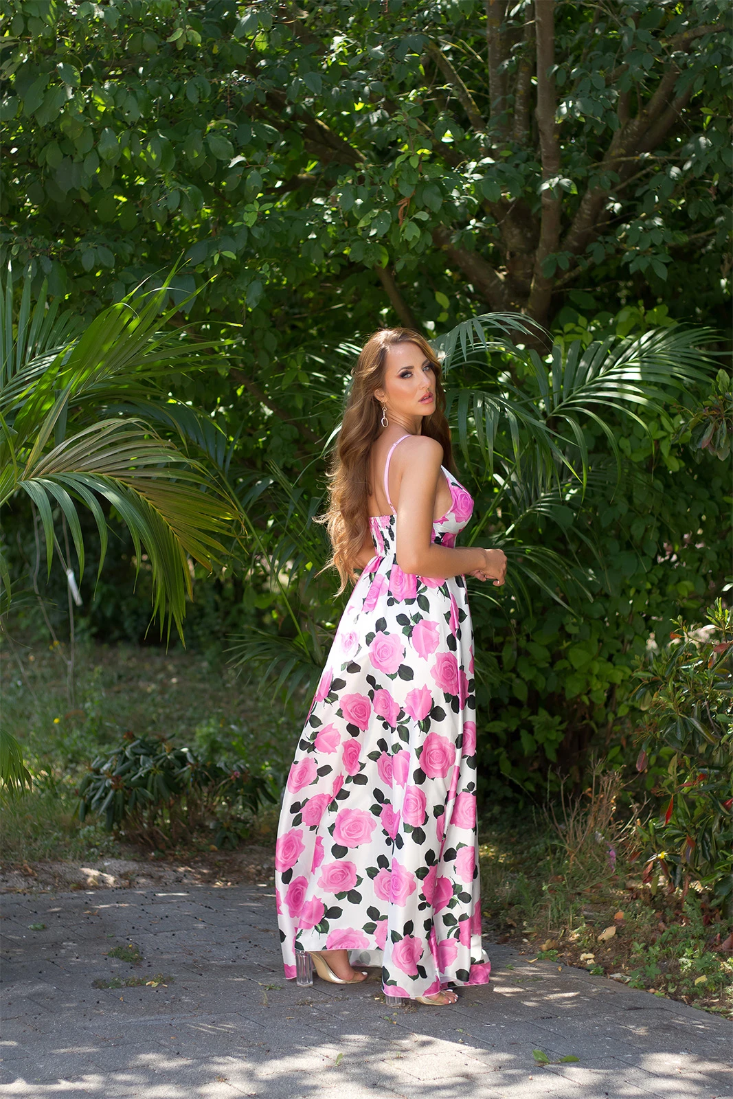 Summer V-Neck Träger Maxi Kleid mit Flower Print und XL-Beinschlitz Summer V-Neck Träger Maxi Kleid mit Flower Print und XL-Beinschlitz