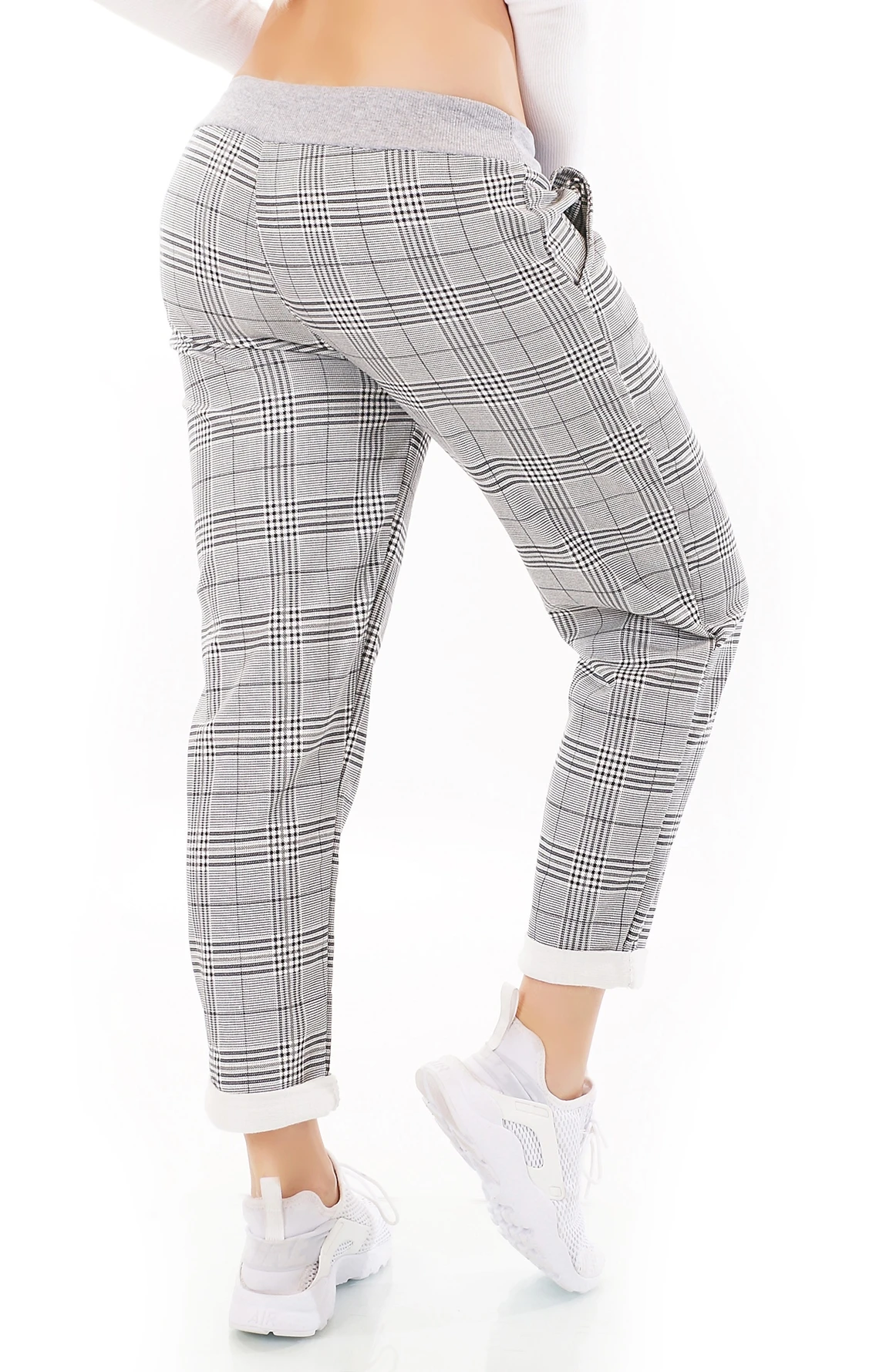 Statement-Hose mit Karo-Muster aus softem Baumwoll-Stretch und elastischem Rippbund – stilvoll, lässig und topaktuell im Chino-Look Statement-Hose mit Karo-Muster aus softem Baumwoll-Stretch und elastischem Rippbund – stilvoll, lässig und topaktuell im Chino-Look