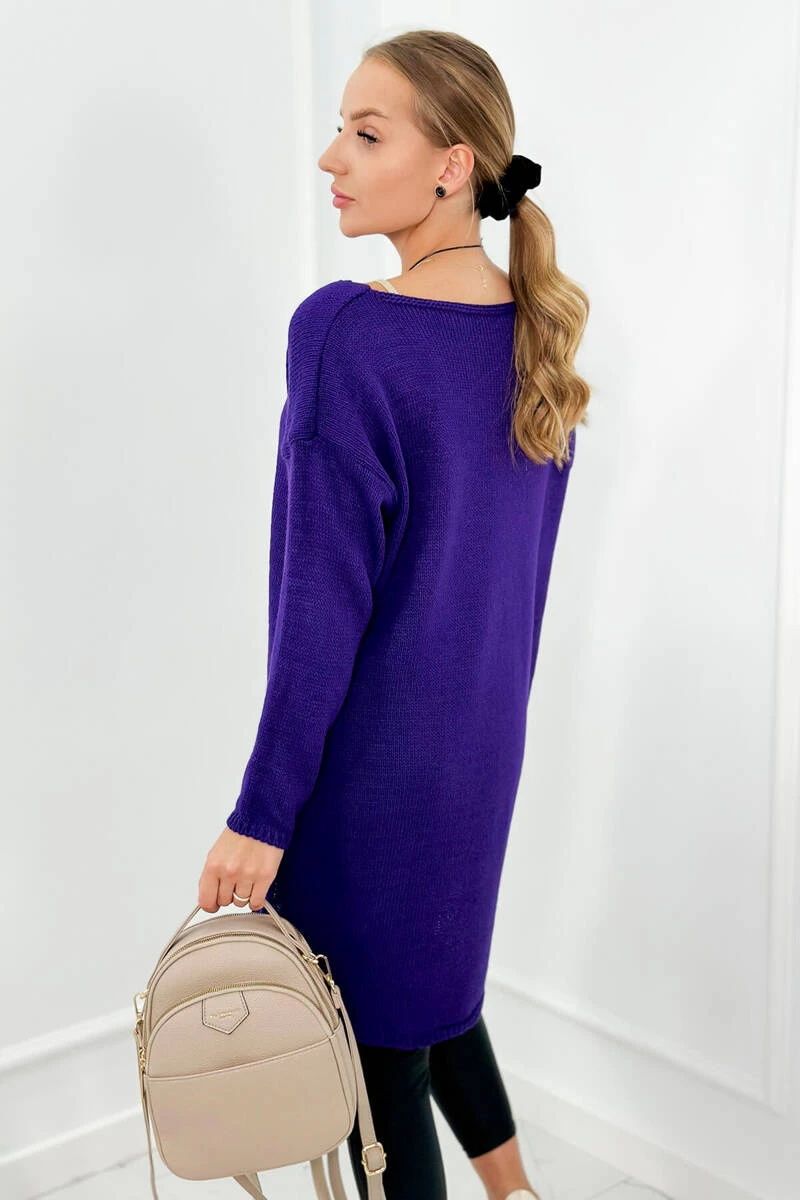 Long-Pullover mit Halskette Long-Pullover mit Halskette