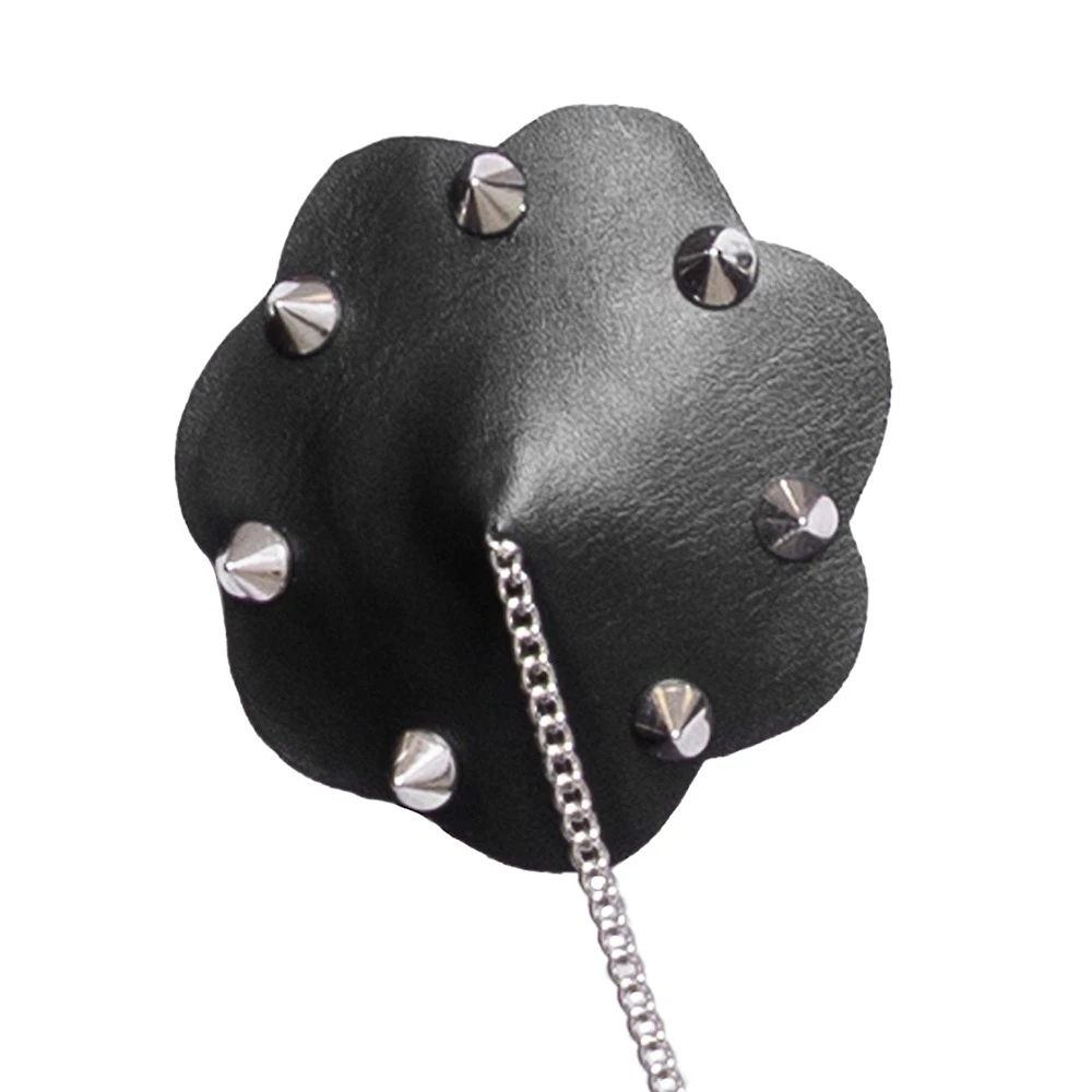 Nippelsticker mit Kette Lederoptik Spikes selbstklebend mehrfach verwendbar auffällige Brust-Cover in Schwarz silberne Nieten Bad Kitty