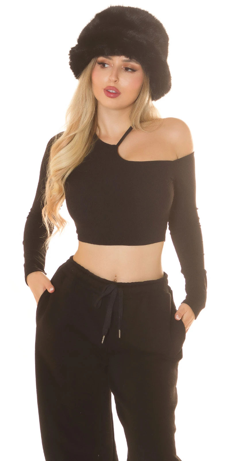 One Shoulder Crop Top Partytop Bauchfrei mit Cut Out One Shoulder Crop Top Partytop Bauchfrei mit Cut Out