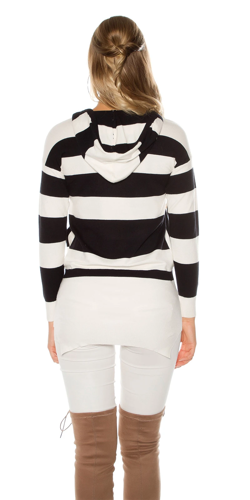 Sportlicher Feinstrick-Pulli mit Kapuze und Block-Streifen Sportlicher Feinstrick-Pulli mit Kapuze und Block-Streifen