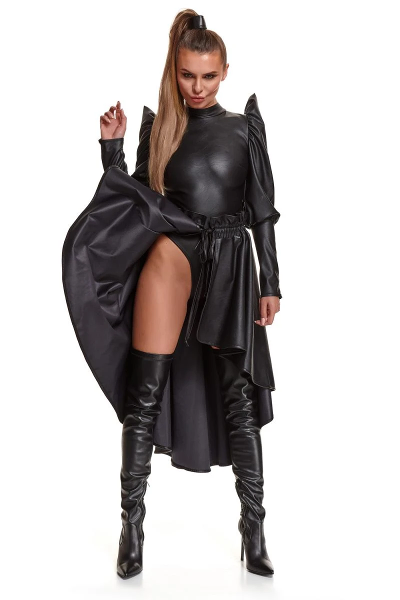 Asymetrischer Kunstleder Rock in baskischer Form Asymetrischer Kunstleder Rock in baskischer Form