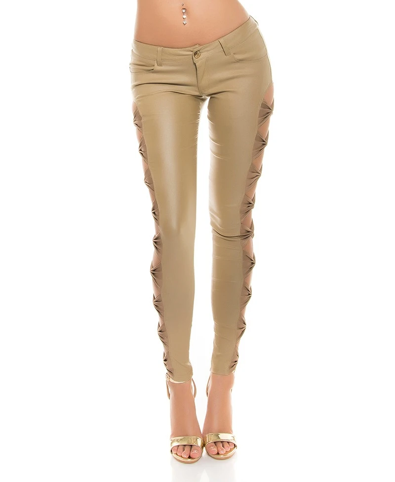 Modische Stretch-Hose im Röhren-Schnitt mit glänzender Kunstleder-Optik und Cutouts mit Schleifen-Effek