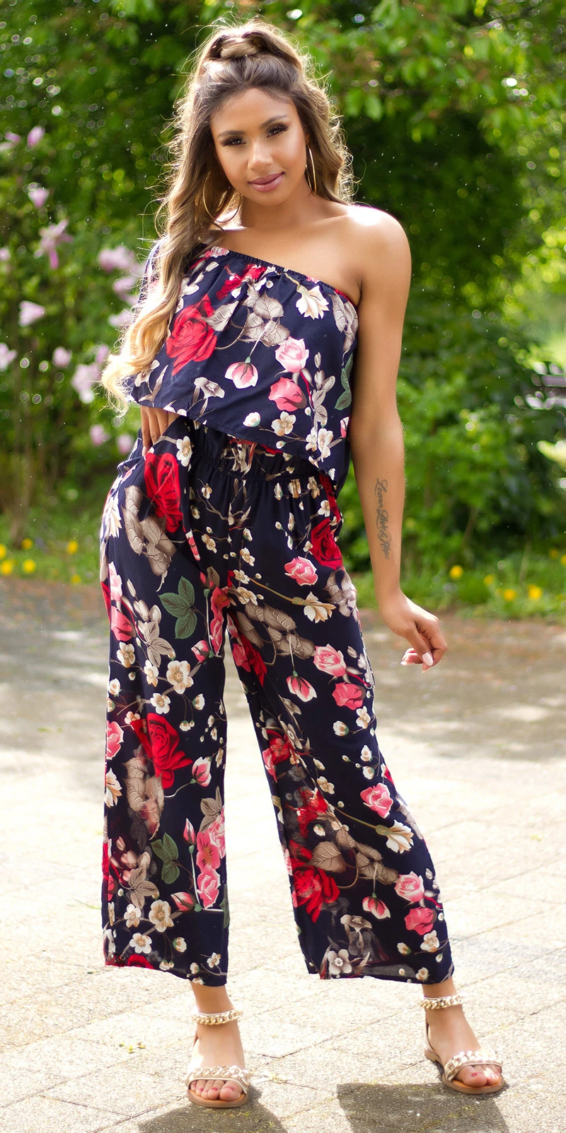 Rose Printed One Shoulder Maxi Marlene Viskose Jumpsuit mit Volant