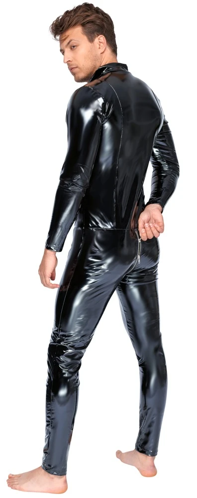 Overall von Black Level mit 3-Wege-Metallreißverschluss vom kleinen Stehkragen durch den Schritt bis über den Po. Aus 4-Wege-Stretchlack mit edlem Glanz. Overall von Black Level mit 3-Wege-Metallreißverschluss vom kleinen Stehkragen durch den Schritt bis über den Po. Aus 4-Wege-Stretchlack mit edlem Glanz.