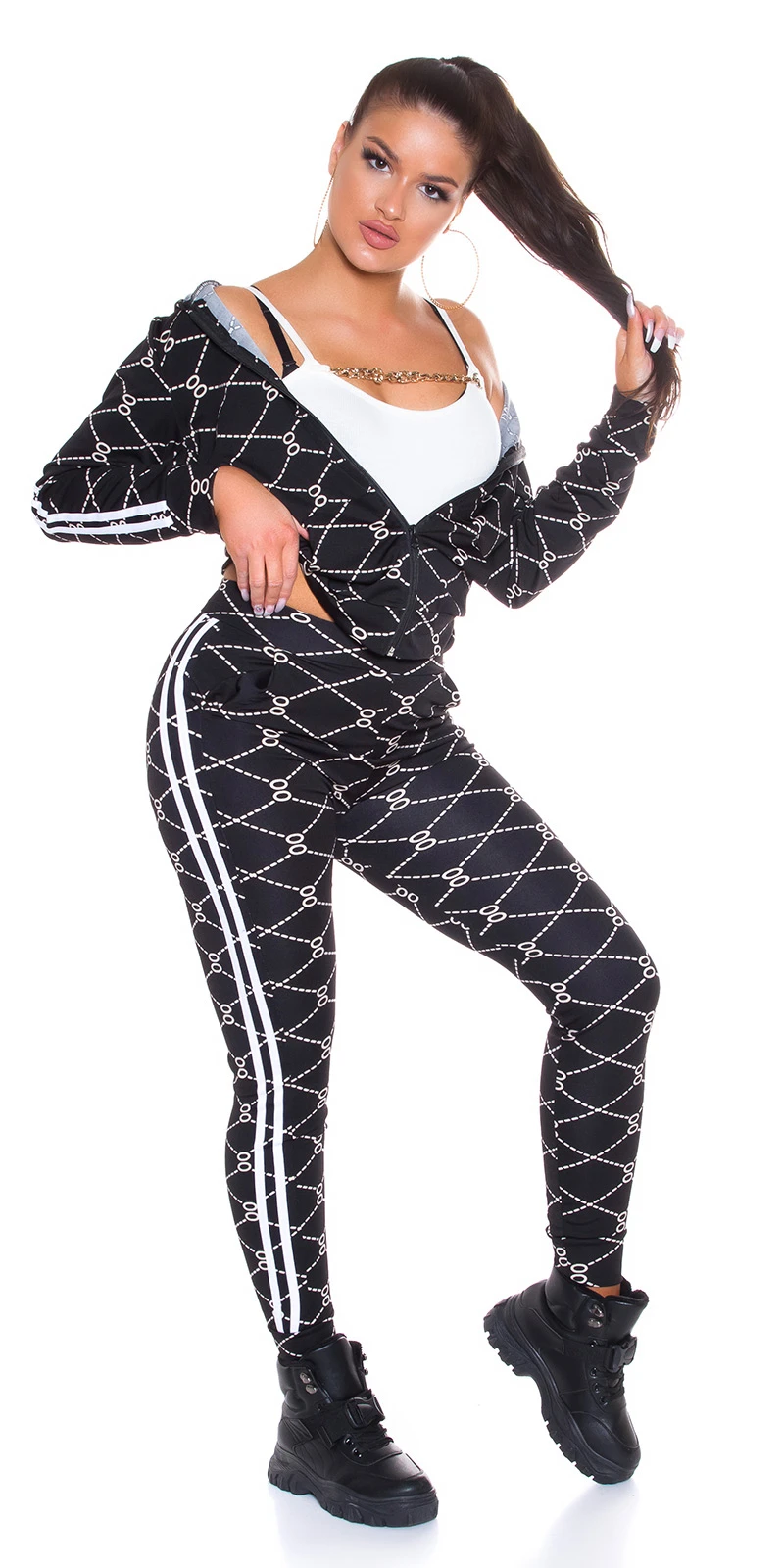 Fitness Training 2-Teiler mit Fantasy Rauten Print und Kontraststreifen Fitness Training 2-Teiler mit Fantasy Rauten Print und Kontraststreifen