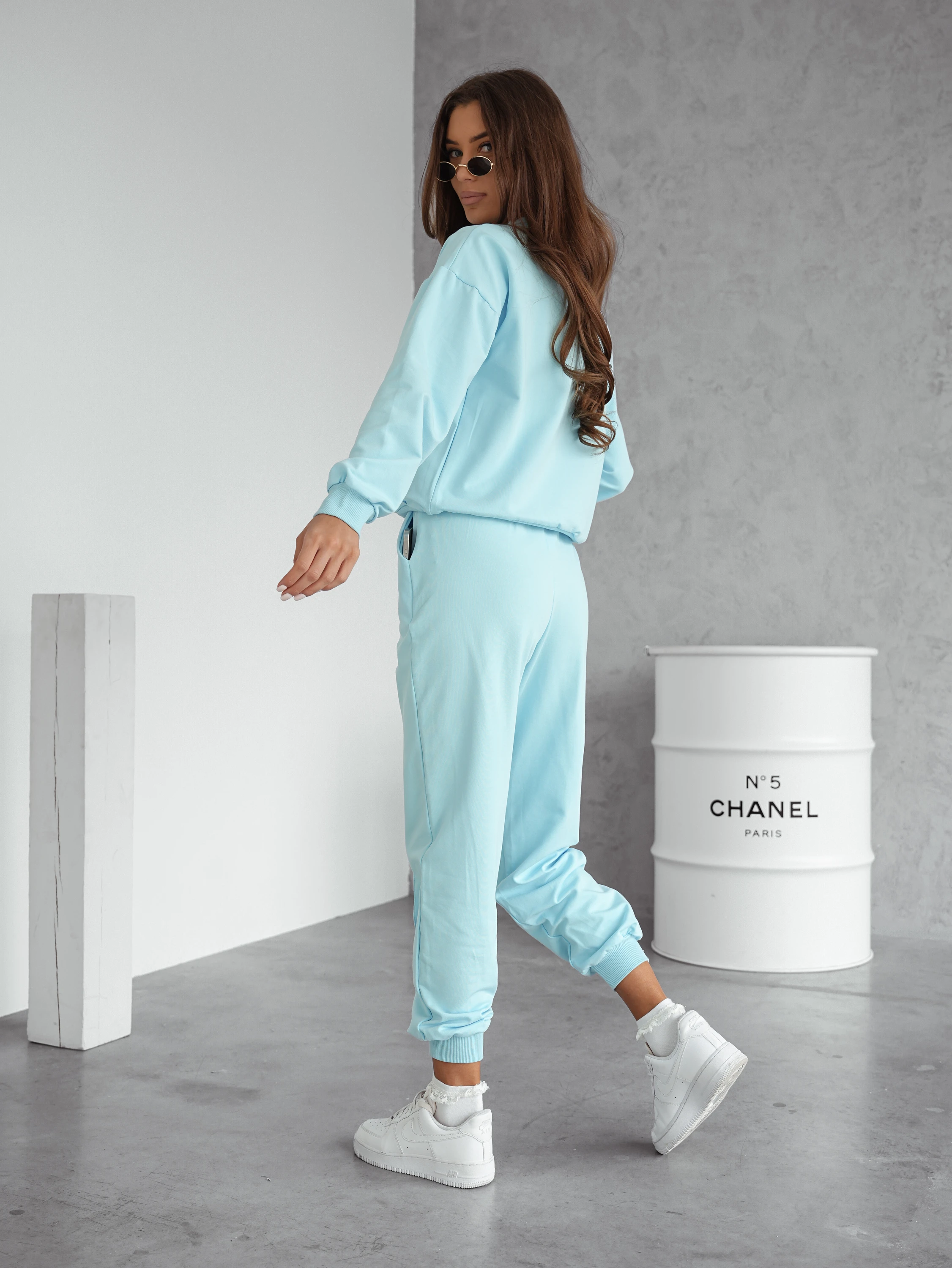 Axami Frischer Stil trifft Komfort: Unser Damen-Trainingsanzug in  light blue sorgt für einen stilbewussten Auftritt bei jedem Anlass