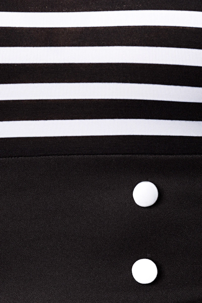 Jersey-Bluse mit dekorativen Stoffknöpfen Jersey-Bluse mit dekorativen Stoffknöpfen