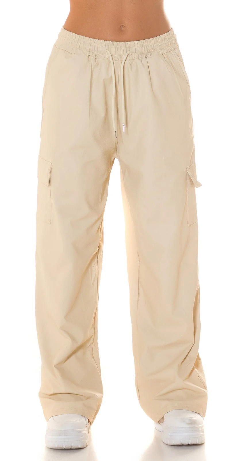 Stylische Kunstleder Cargo Hose: Gerader Schnitt, High Waist Jogger im Leder Look mit praktischen Klappen Taschen Stylische Kunstleder Cargo Hose: Gerader Schnitt, High Waist Jogger im Leder Look mit praktischen Klappen Taschen