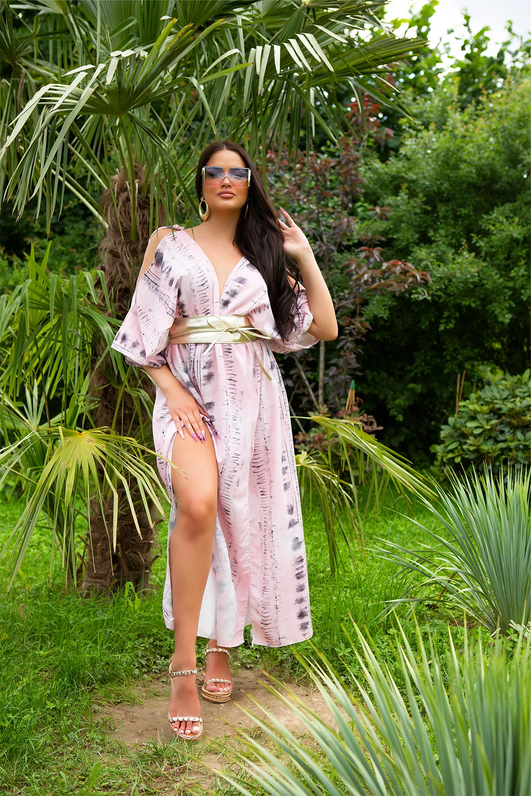 Printed V-Neck Cold Shoulder Maxi Kleid mit Beinschlitz Printed V-Neck Cold Shoulder Maxi Kleid mit Beinschlitz
