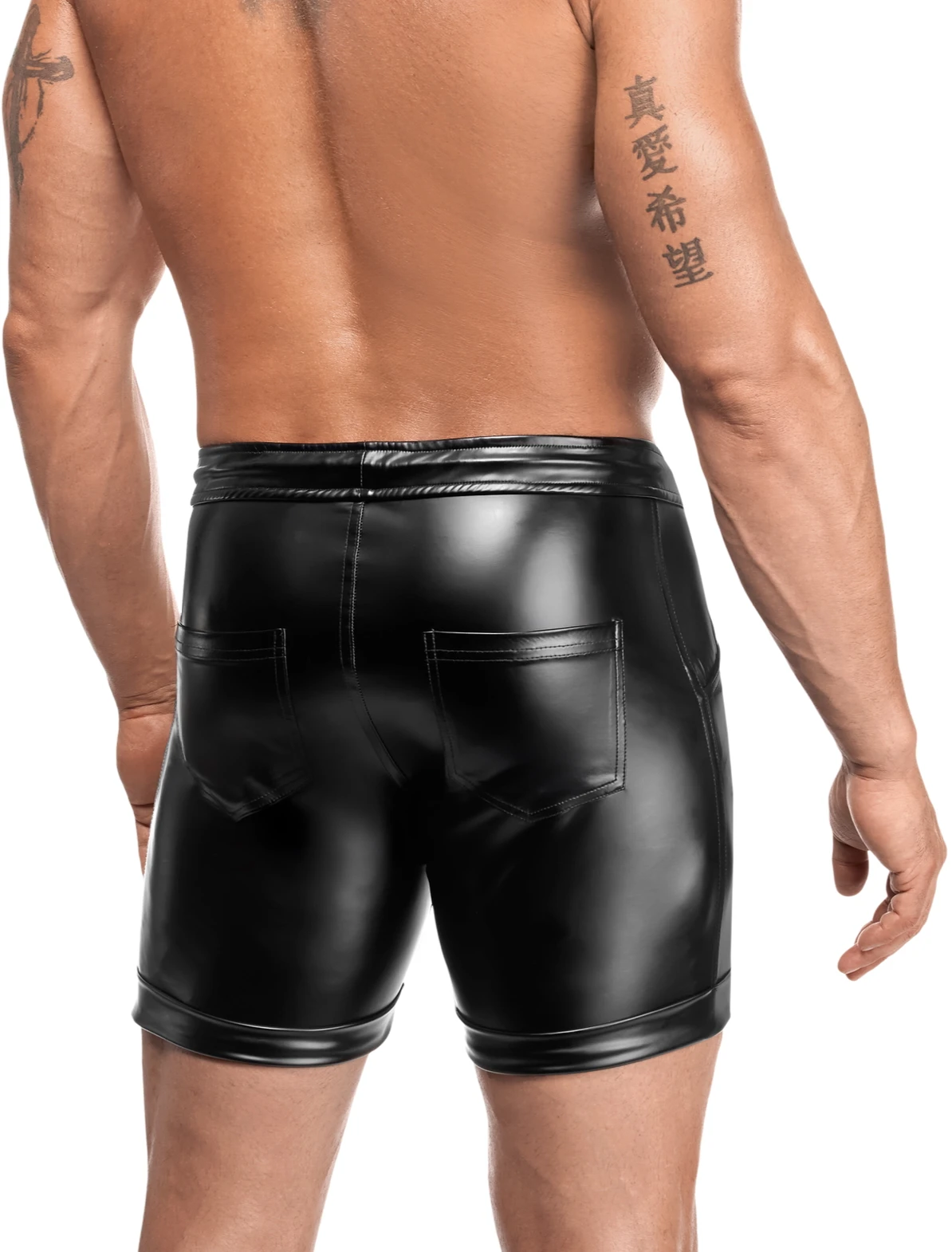 Noir Handmade Men – Schwarze Powerwetlook Shorts Rogue H088 mit glatter Oberfläche, flexiblem Sitz, Reißverschluss vorn und verstellbarem Bund für einen markant sexy Look
