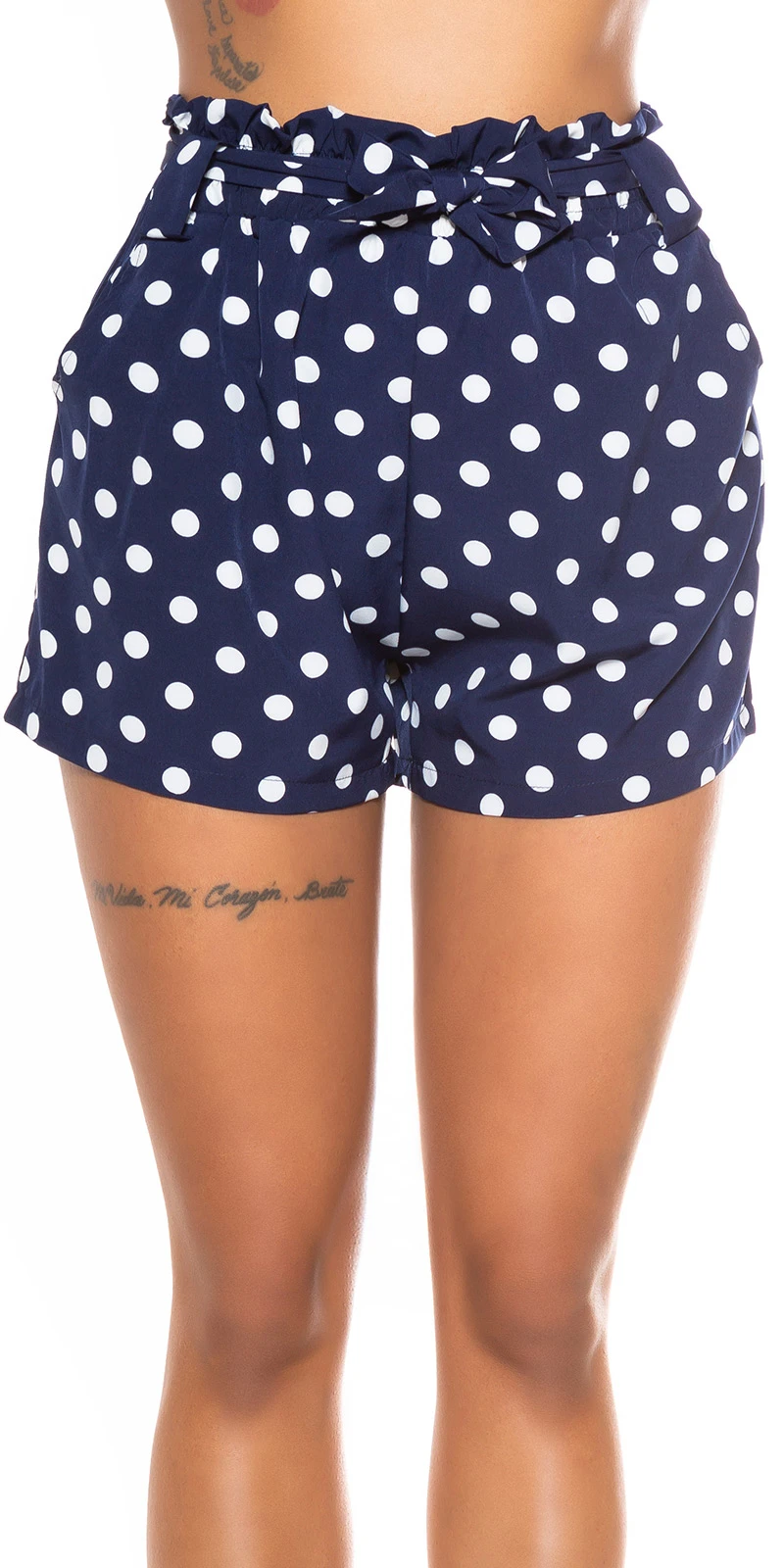 High Waist Paperbag Polka Dot Hotpants Shorts mit Gürtel High Waist Paperbag Polka Dot Hotpants Shorts mit Gürtel