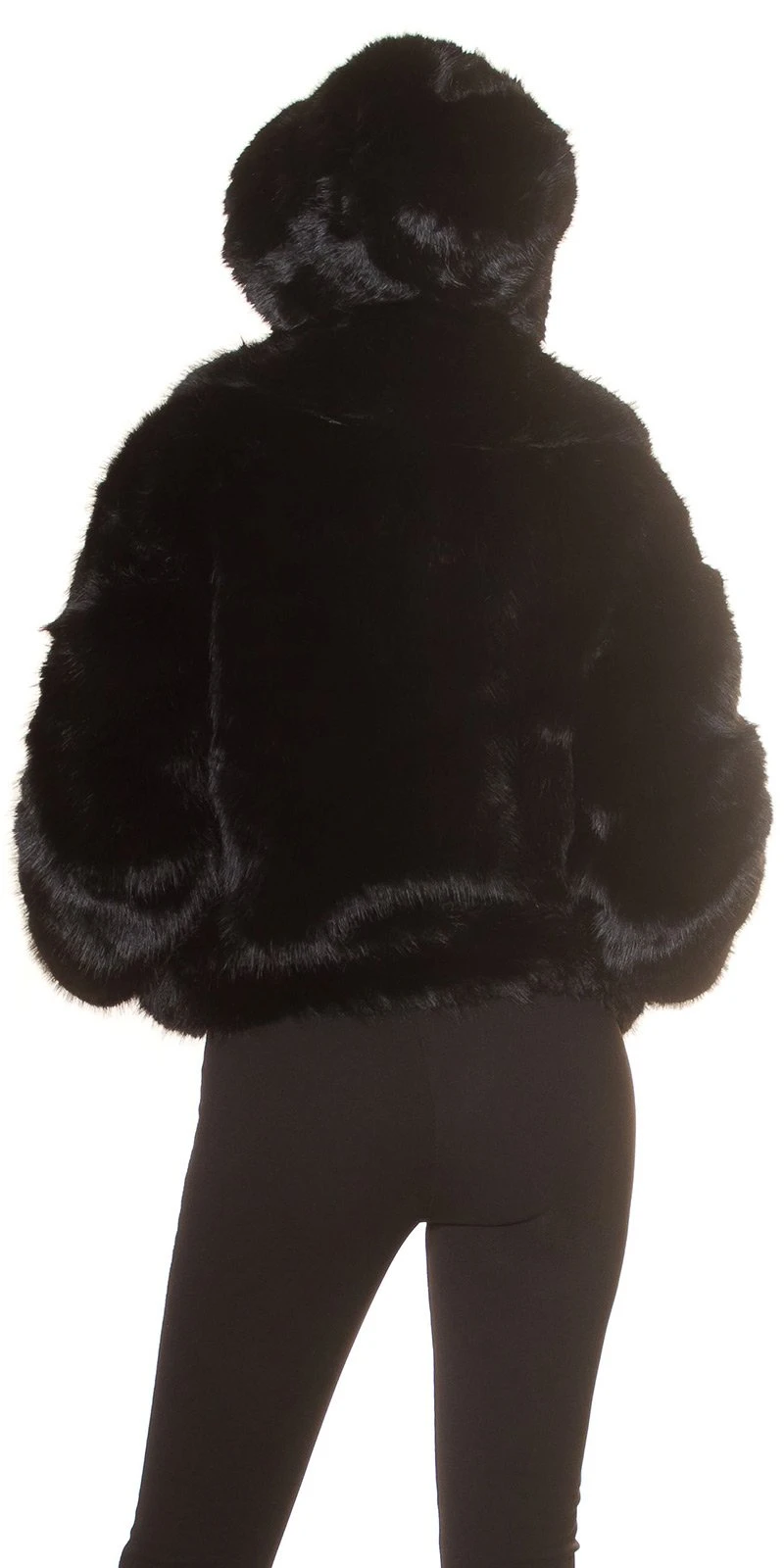 Kurze Kunstfell-Winterjacke mit breitem Kragen und Satinfutter – edler Glanz, warme Eleganz und stilvoller Komfort