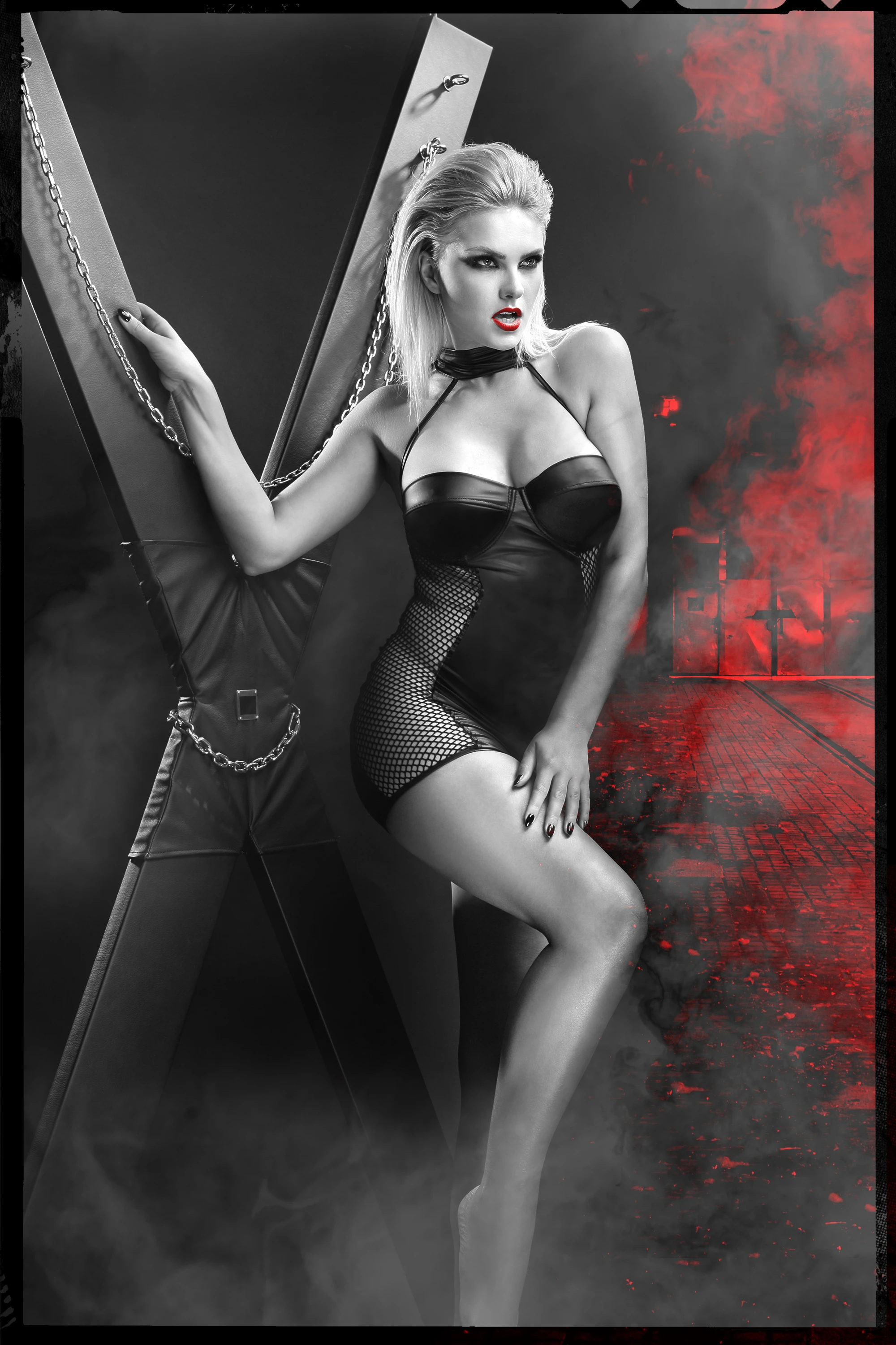 Schwarzes Wetlook Minikleid mit Netzeinsatz Dark Desire Collection Schwarzes Wetlook Minikleid mit Netzeinsatz Dark Desire Collection