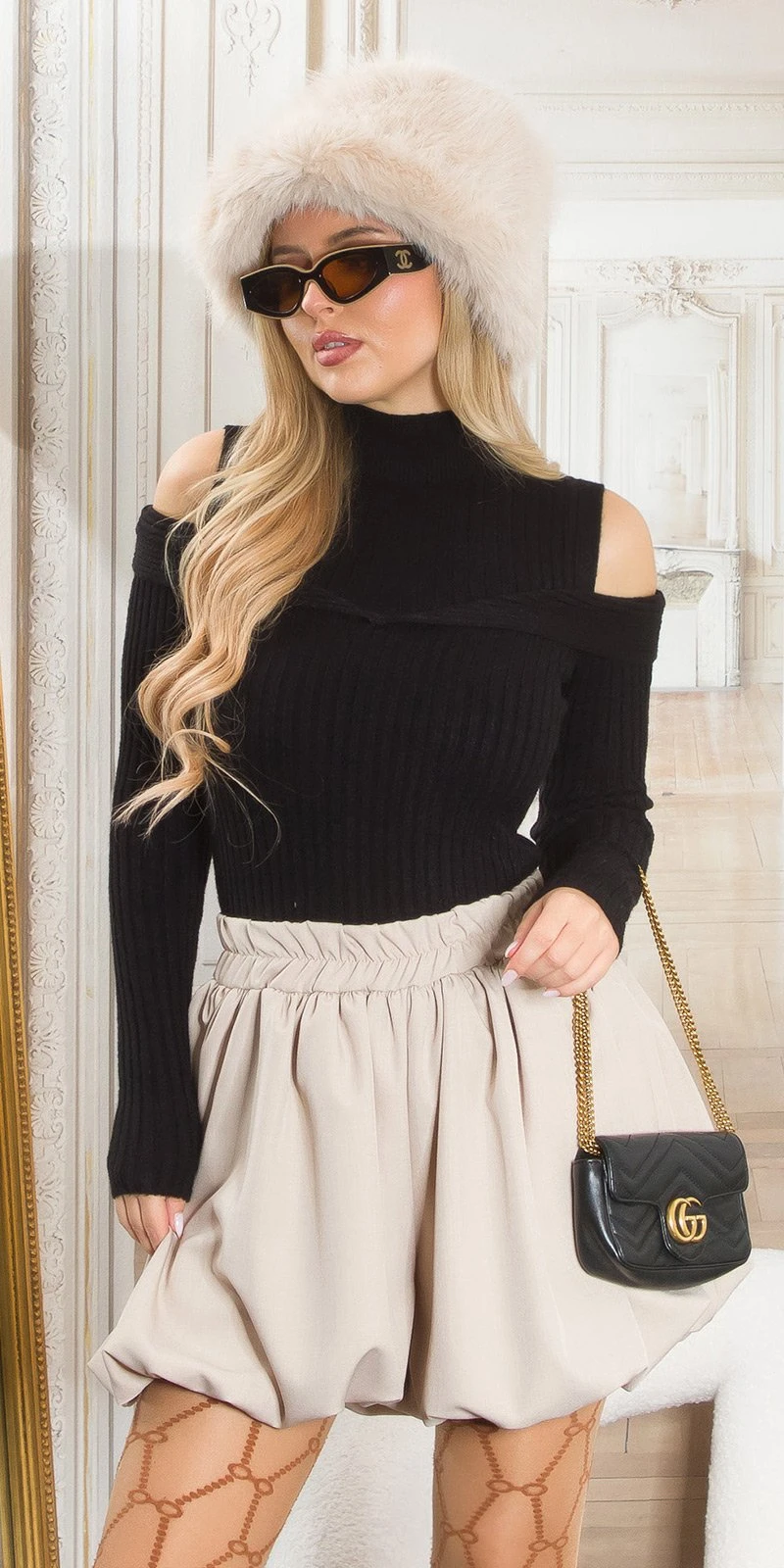 Turtle Neck Strickpullover mit Cut-Outs im Cold-Shoulder-Look, modisch, lässig und perfekt für entspannte Tage! Turtle Neck Strickpullover mit Cut-Outs im Cold-Shoulder-Look, modisch, lässig und perfekt für entspannte Tage!