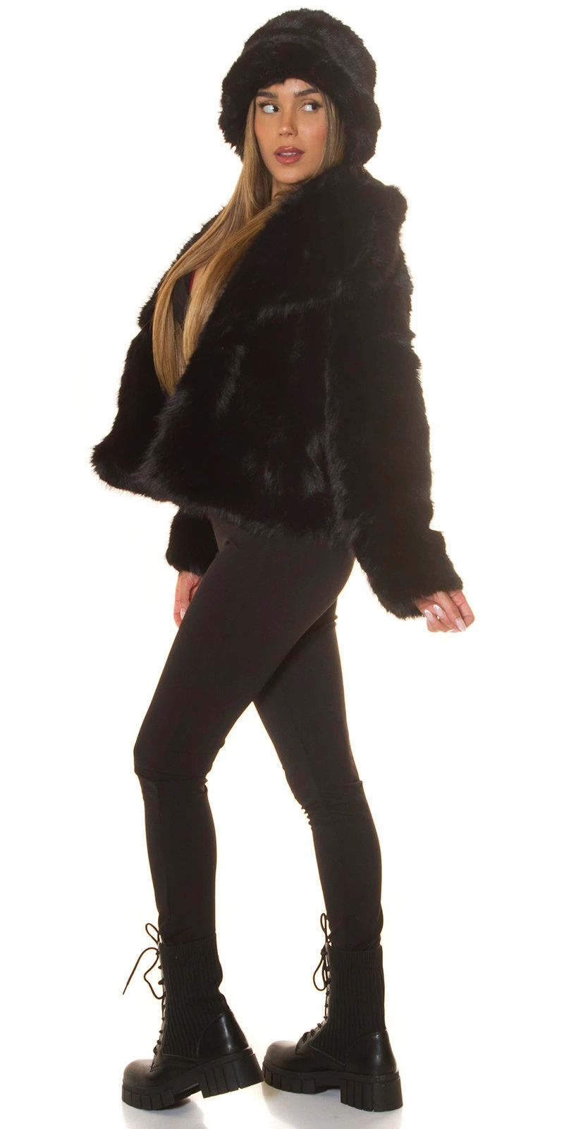 Kurze Kunstfell-Winterjacke mit breitem Kragen und Satinfutter – edler Glanz, warme Eleganz und stilvoller Komfort