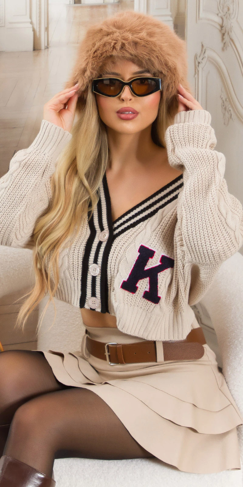 Oversize Strickjacke Crop Grobstrick Cardigan Bauchfrei im College Style mit V-Neck und Knopfleiste Open Front Sweater Oversize Strickjacke Crop Grobstrick Cardigan Bauchfrei im College Style mit V-Neck und Knopfleiste Open Front Sweater