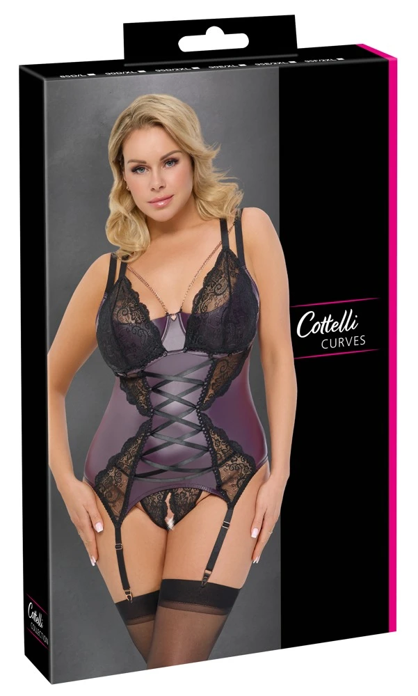 Elegantes Cottelli CURVES Set: Strapshemd in Dunkellila mit Spitze und offener String für unwiderstehlichen Tragekomfort
