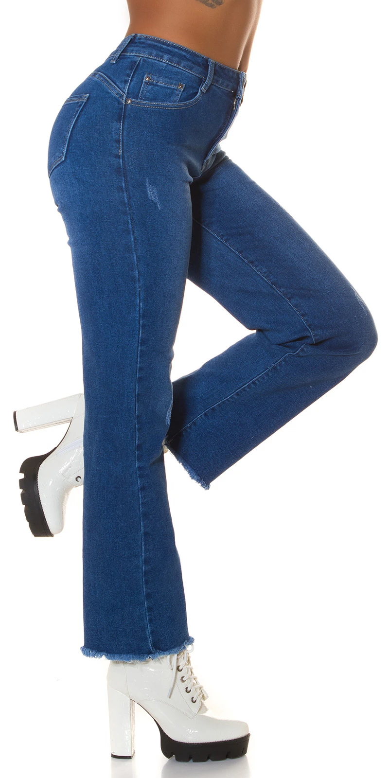 Highwaist Bootcut-Jeans im Used-Look mit Push-up-Effekt, 5-Pocket-Style und fransigen Beinabschlüssen für trendige Looks