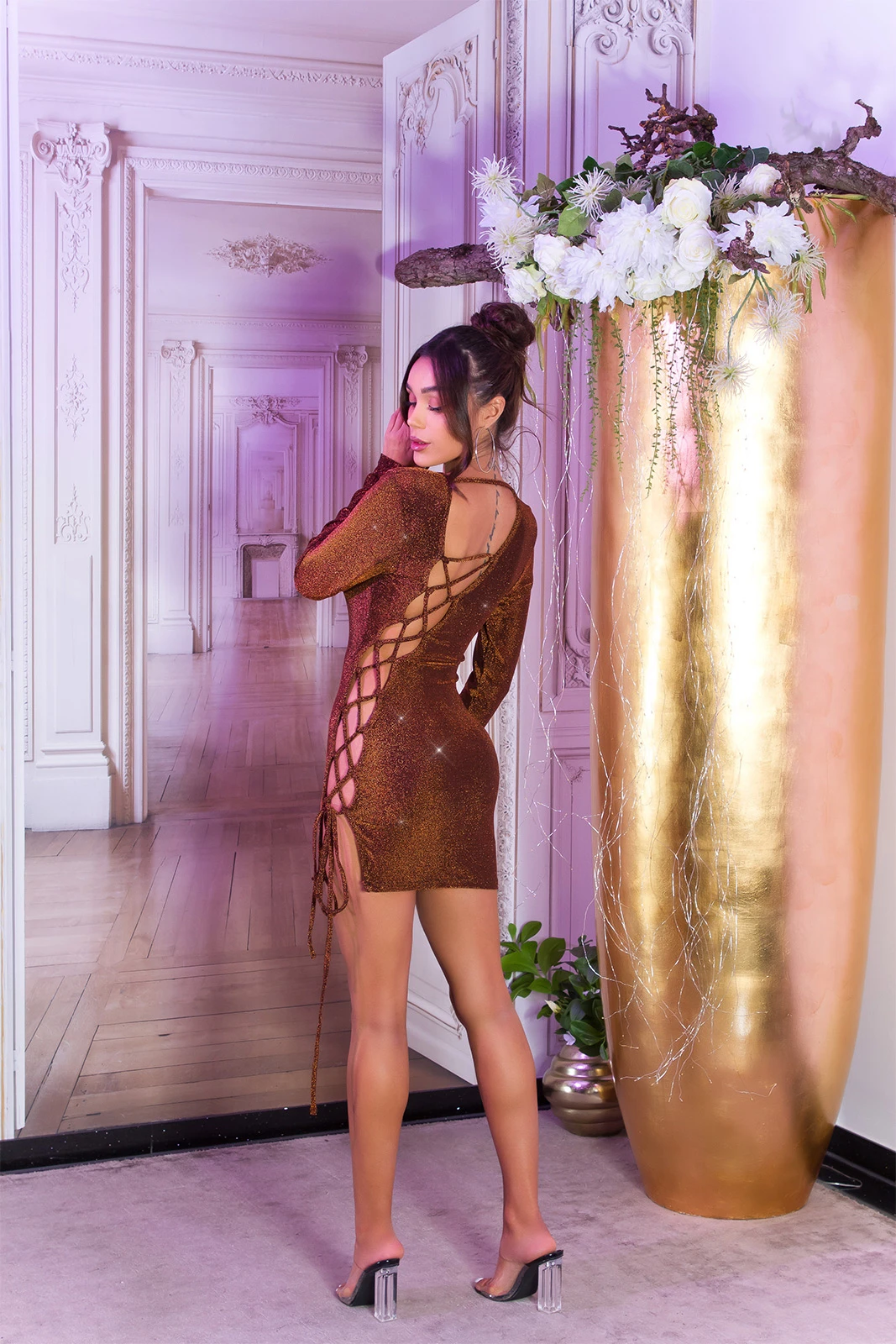 Sexy Glitzer Langarm Minikleid mit hot Cutout und Deko Schnürung Sexy Glitzer Langarm Minikleid mit hot Cutout und Deko Schnürung