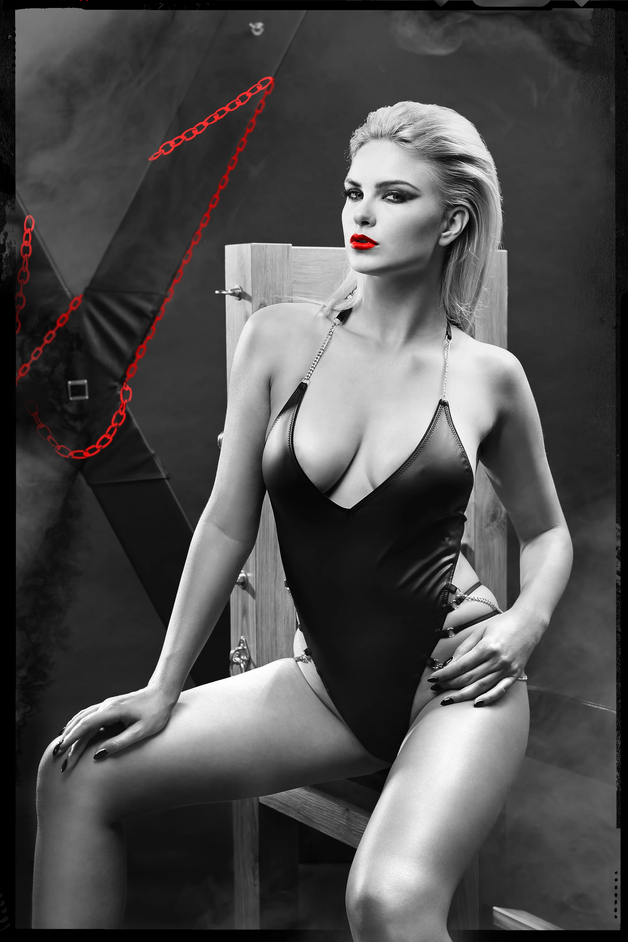 Wetlook Body mit Ketten Dark Desire Collection Wetlook Body mit Ketten Dark Desire Collection