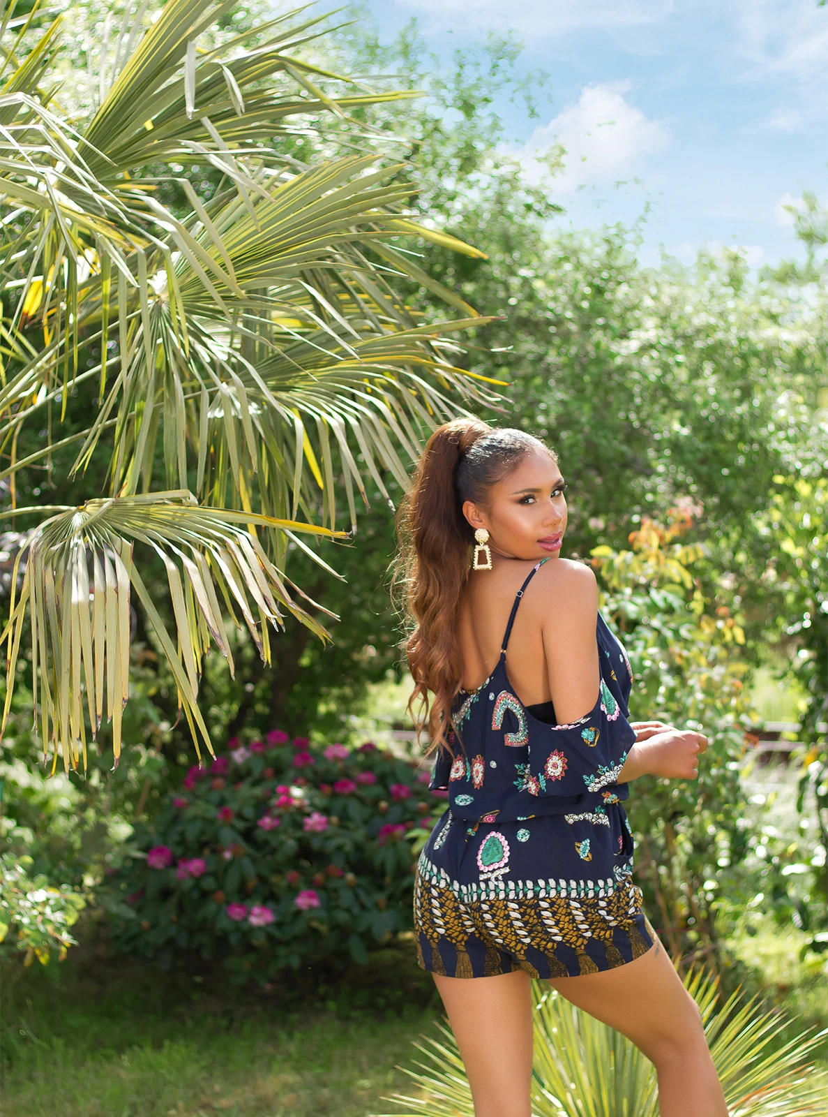 Cold Shoulder Summer Hotpants Träger Jumpsuit mit Print Cold Shoulder Summer Hotpants Träger Jumpsuit mit Print
