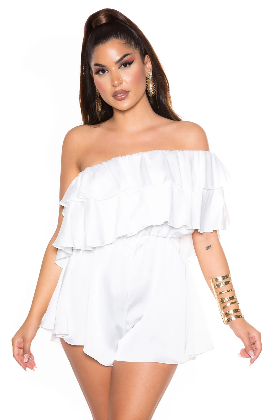 Satin Look Off Shoulder Hotpants Jumpsuit mit Volant Satin Look Off Shoulder Hotpants Jumpsuit mit Volant