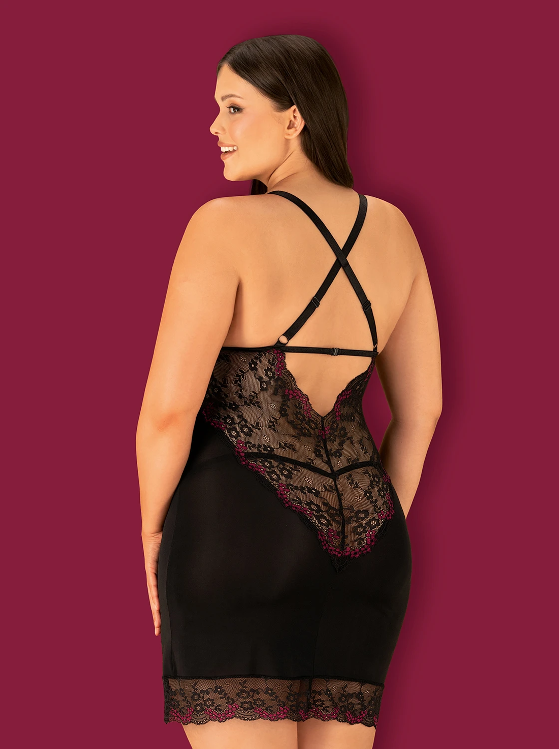 Romantischer Chemise mit Spitze und Schmuckanhänger von Obsessive Romantischer Chemise mit Spitze und Schmuckanhänger von Obsessive