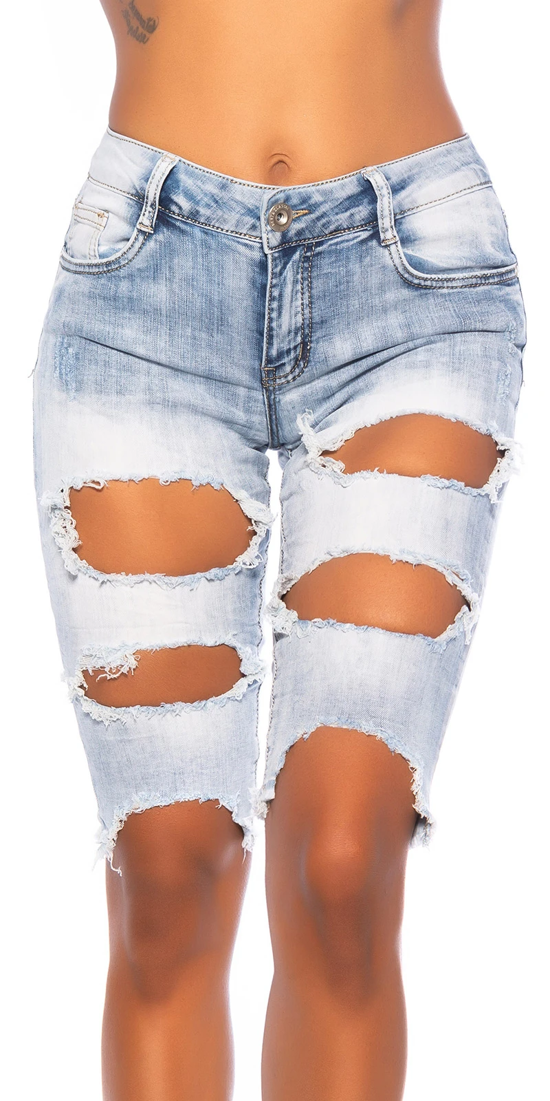Skinny-Jeans Bermuda im Used-Look mit ausgefransten Löchern, Knitter-Effekt und fransigen Beinabschlüssen für lässigen Style