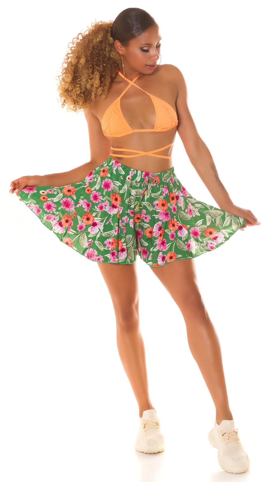 Ausgestellte Sommershorts mit Blumenprint und elastischen Bund Ausgestellte Sommershorts mit Blumenprint und elastischen Bund