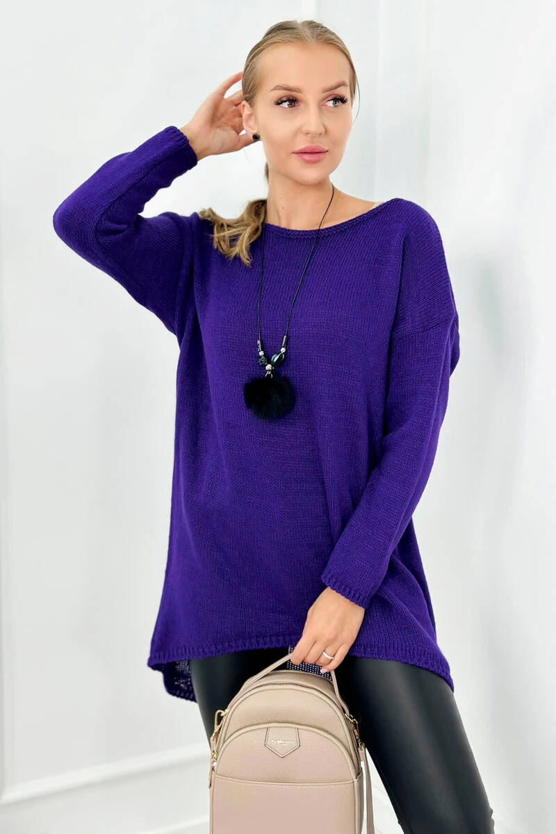 Long-Pullover mit Halskette Long-Pullover mit Halskette