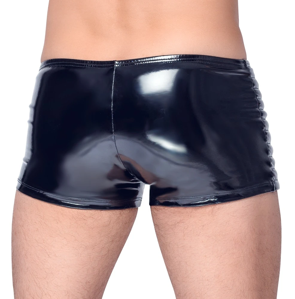 Knappe knackige Pants von Black Level aus längs- und querelastischem 4-Wege-Stretch-Lack für eine körpernahe Passform mit hohem Tragekomfort.