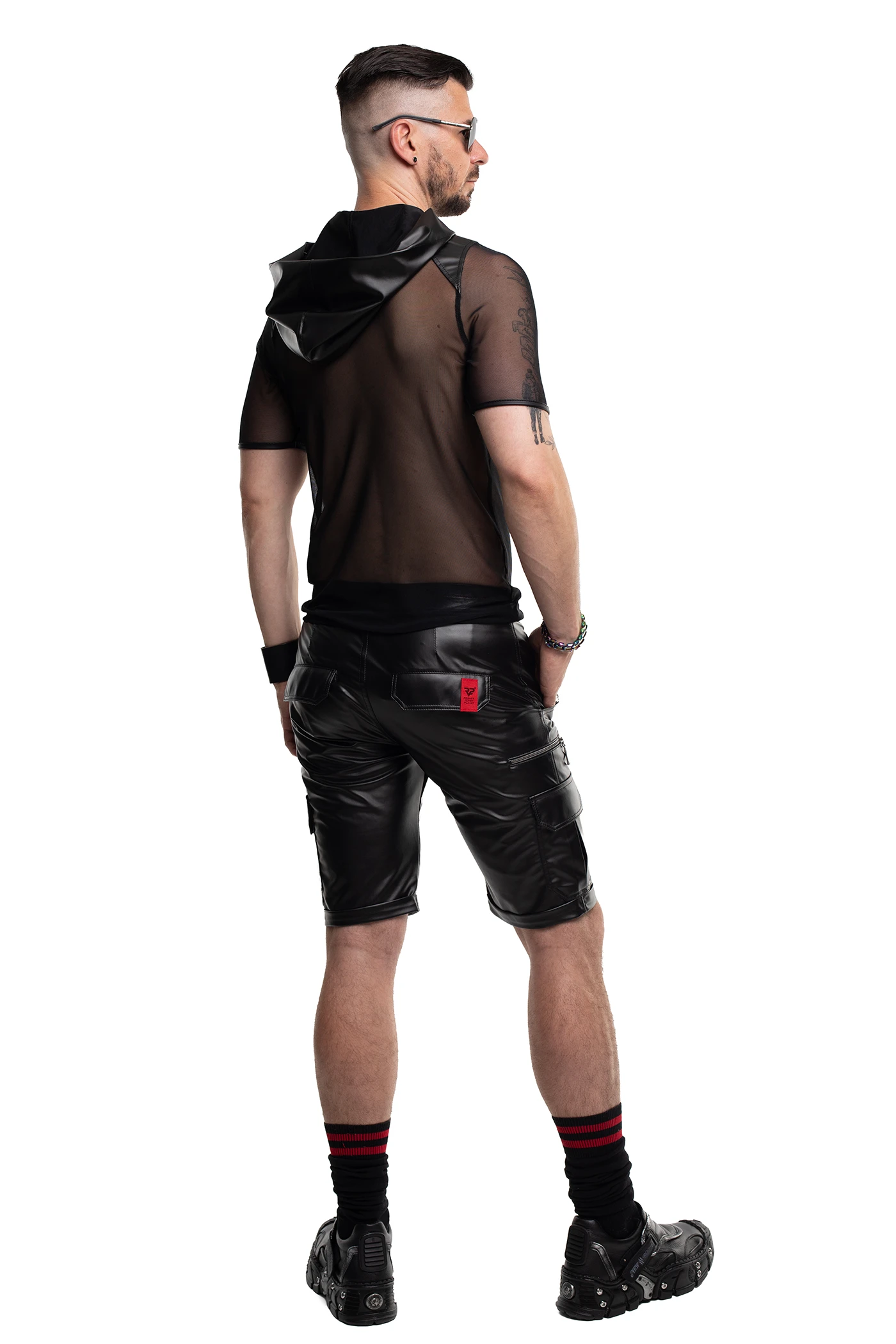 Herren Kapuzen-T-Shirt RMTito001 schwarz aus dehnbarem Mesh mit Wetlook-Kapuze Slim-Fit Netzshirt von Regnes Fetish Planet für markanten Style