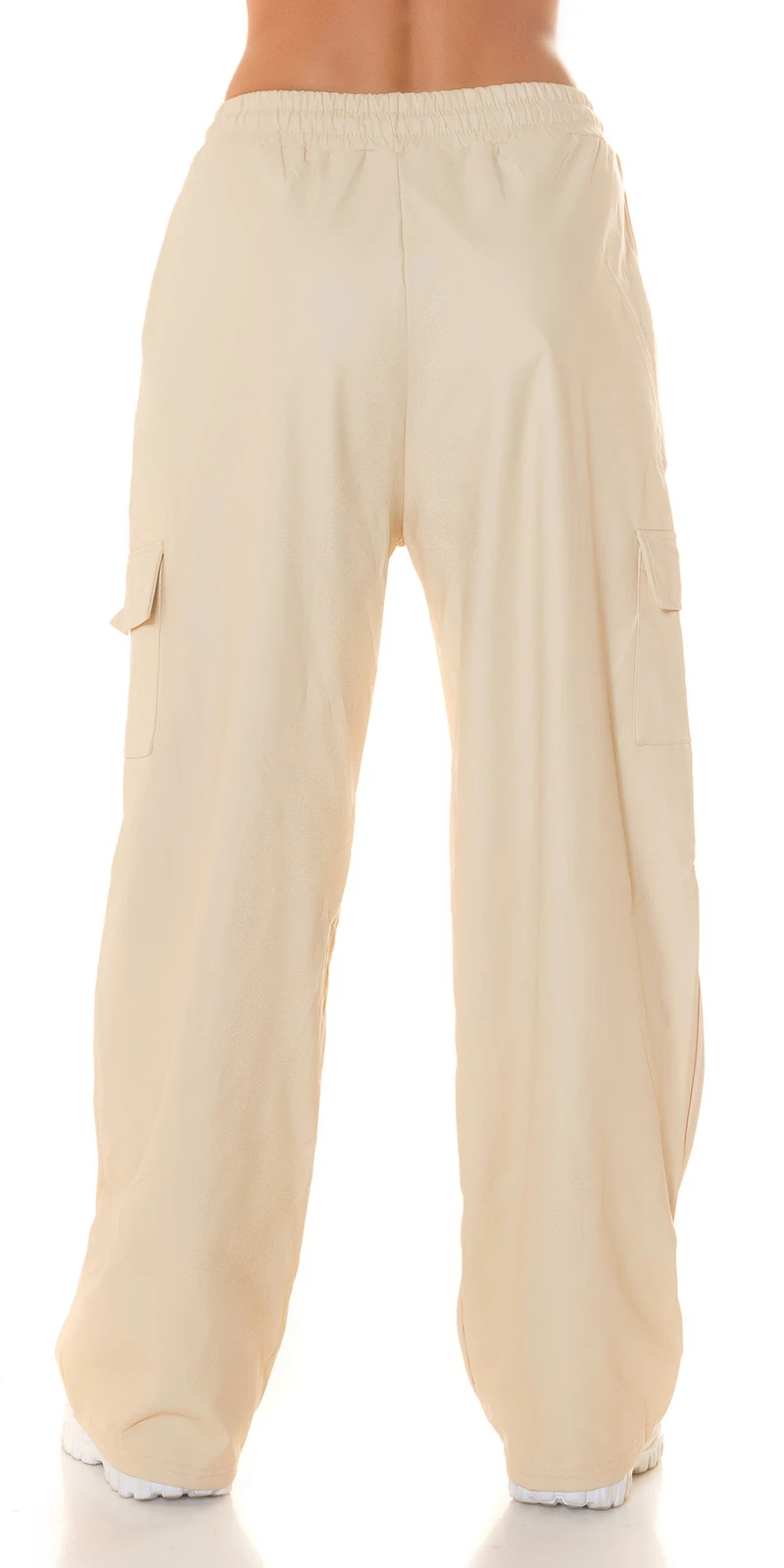 Stylische Kunstleder Cargo Hose: Gerader Schnitt, High Waist Jogger im Leder Look mit praktischen Klappen Taschen Stylische Kunstleder Cargo Hose: Gerader Schnitt, High Waist Jogger im Leder Look mit praktischen Klappen Taschen