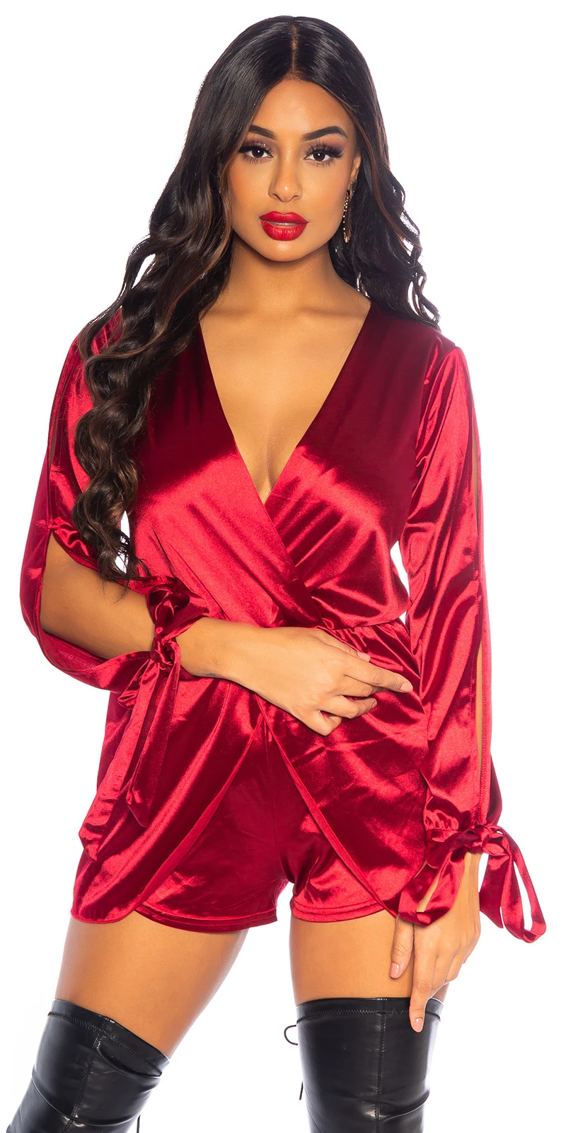 Glossy Satin Party Hotpants Jumpsuit mit Wickel-Effekt Glossy Satin Party Hotpants Jumpsuit mit Wickel-Effekt