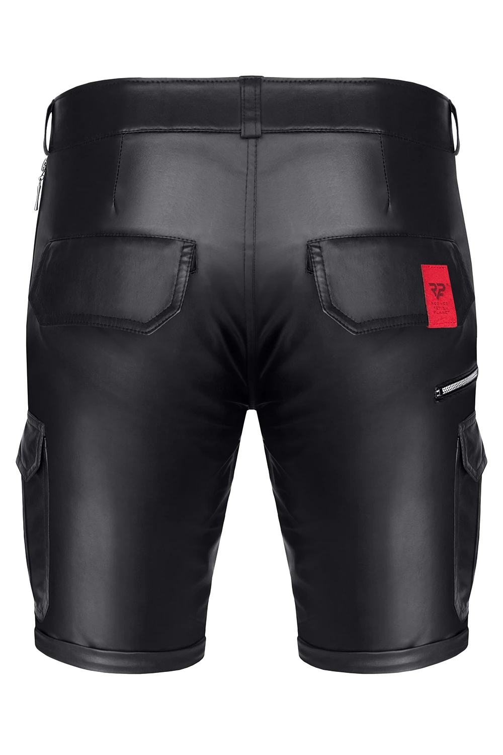 Herren Shorts RMPaolo001 in Schwarz aus mattem dehnbarem Wetlook mit Reißverschlusstaschen und markantem RFP-Logo-Patch  von Regnes Fetish Planet