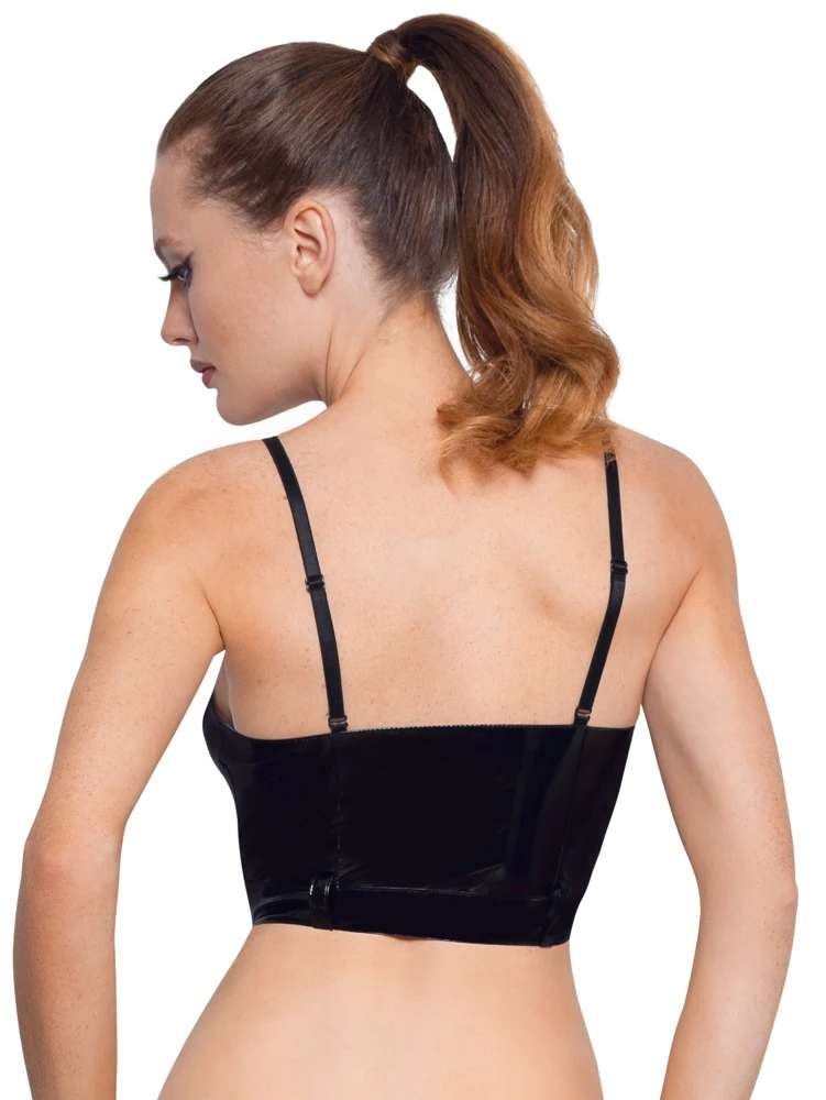 Bauchfreies Top von Black Level im schwarzen Lackglanz mit kleinem Reißverschluss vorne. Raffiniertes Unterbrustband in Gürtel-Optik.