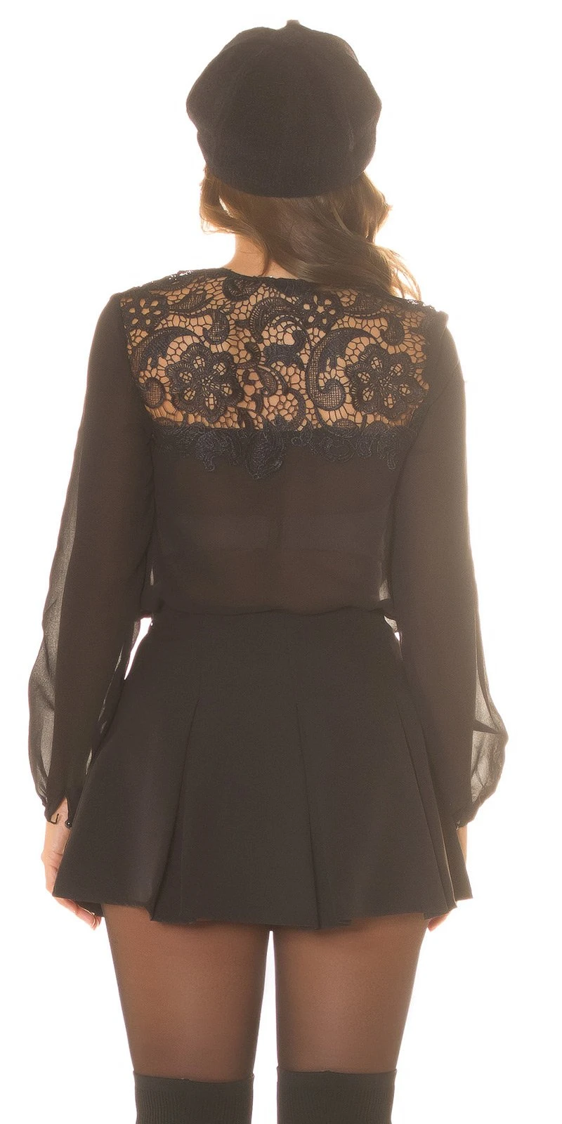 Légères Schlupf-Blusenshirt mit transparentem Polyester-Stretch, V-Ausschnitt im Wickel-Look und Spitzen-Details Légères Schlupf-Blusenshirt mit transparentem Polyester-Stretch, V-Ausschnitt im Wickel-Look und Spitzen-Details