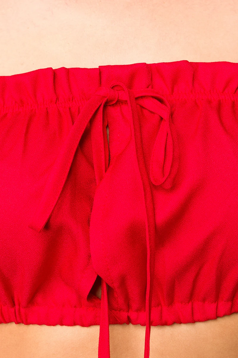 Bauchfreies Carmentop mit Puffärmeln