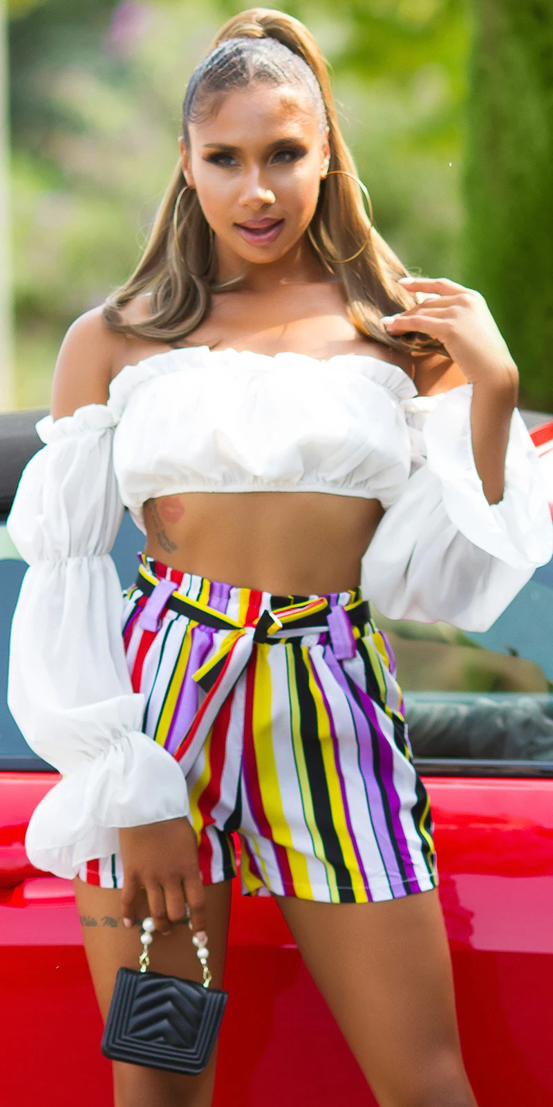 Sexy Highwaist Stoff Shorts gestreift mit Deko Gürtel Sexy Highwaist Stoff Shorts gestreift mit Deko Gürtel