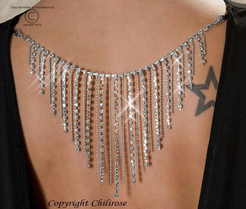Sexy rückenfreies Party-Minikleid mit Schmuck-Kette