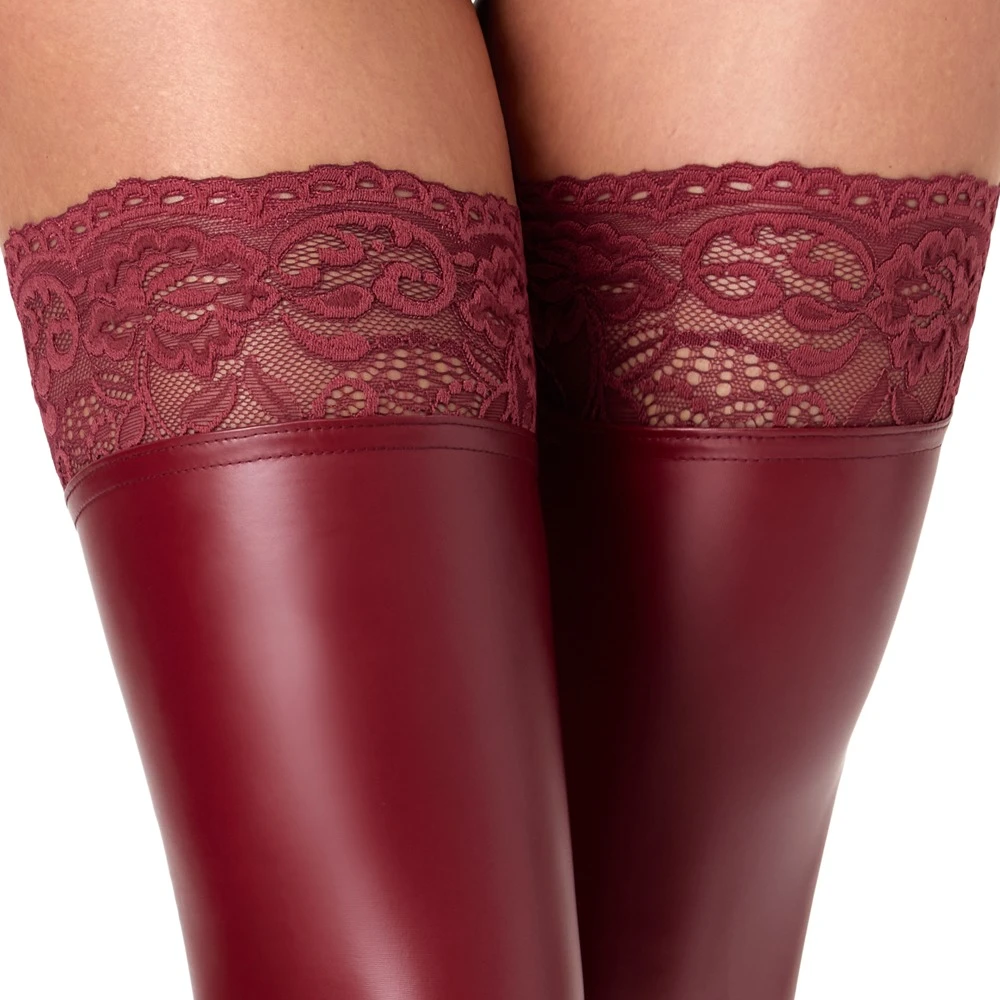 Overknees ohne Fuß in Burgunderrot mit mattem Powerwetlook, breitem Spitzenabschluss und rutschfestem Silikon von Noir