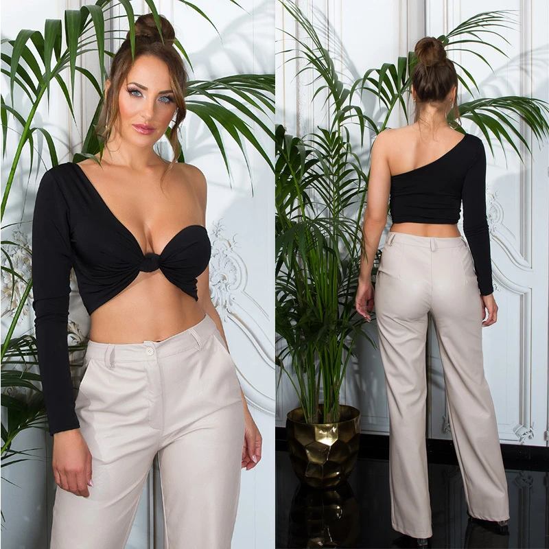 Hot One Schoulder Crop Top mit Knoten Effelt Hot One Schoulder Crop Top mit Knoten Effelt