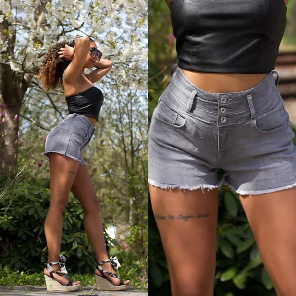 Used Jeans Shorts im High Waist-Style