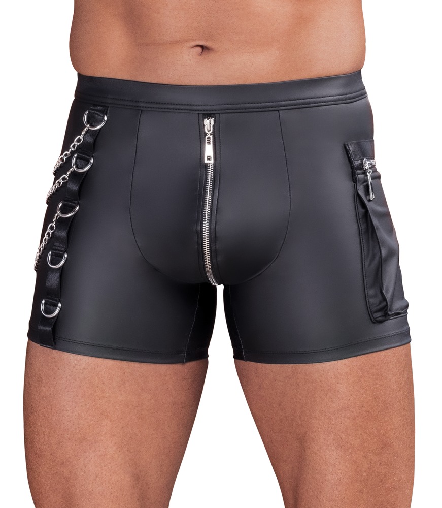 NEK Pants im schwarzen Mattlook mit Reißverschluss vorn, Ringen, Ketten und Cargotasche  eng, sexy und auffällig maskulin – NEK
